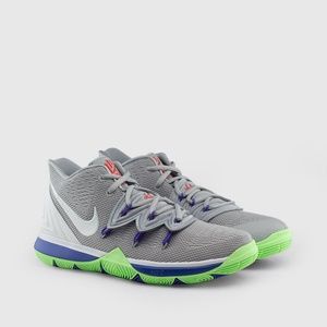 Basketball kids sneakers